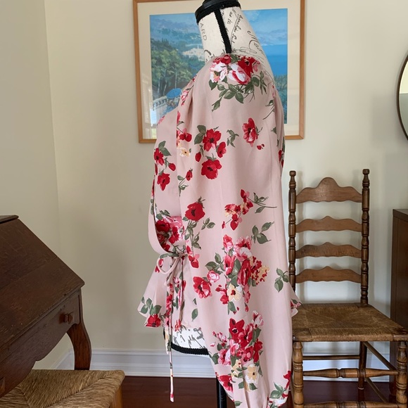 Leith Nordstrom NWT Floral Peplum Wrap Top Medium - Picture 3 of 8